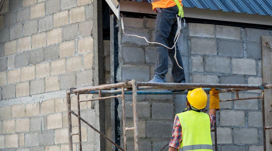 Professional gutter cleaning in Mindoro, WI